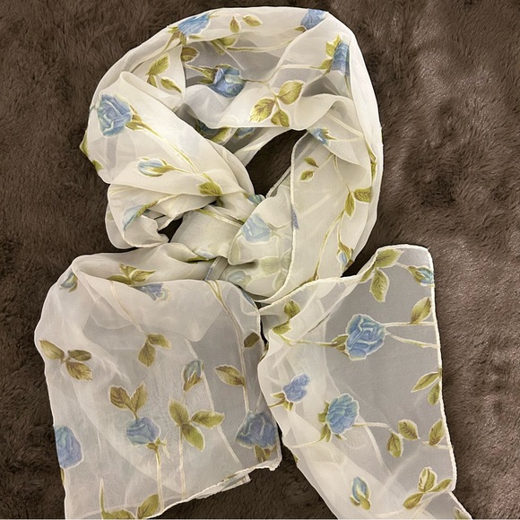 Blue Rose Scarf - Picture 4 of 8